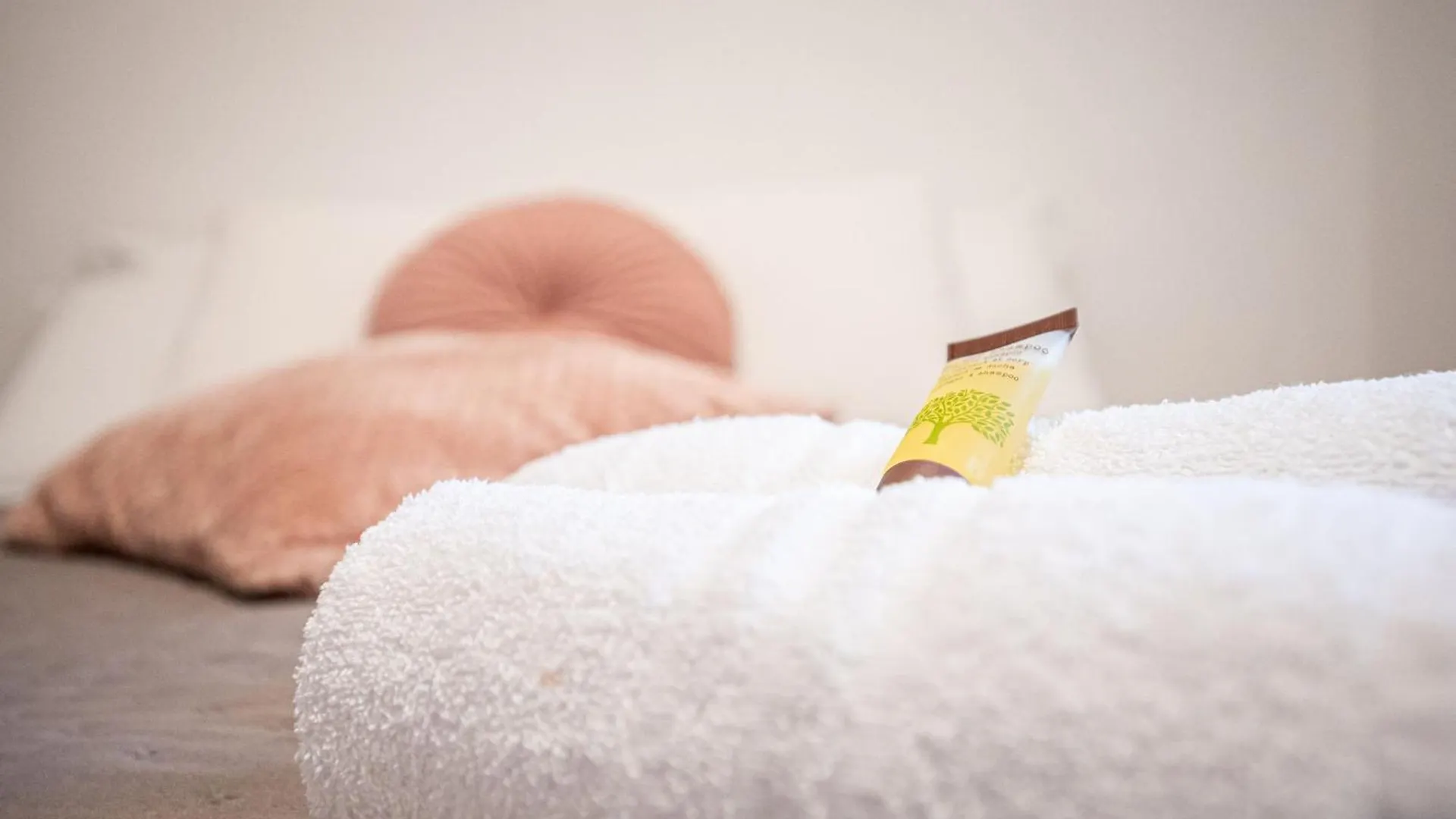 Marconi Charme Rooms & Suites - 2 Min Metro Marconi - 15 Min Colosseo - A-C & Wifi ローマ 0*,  イタリア