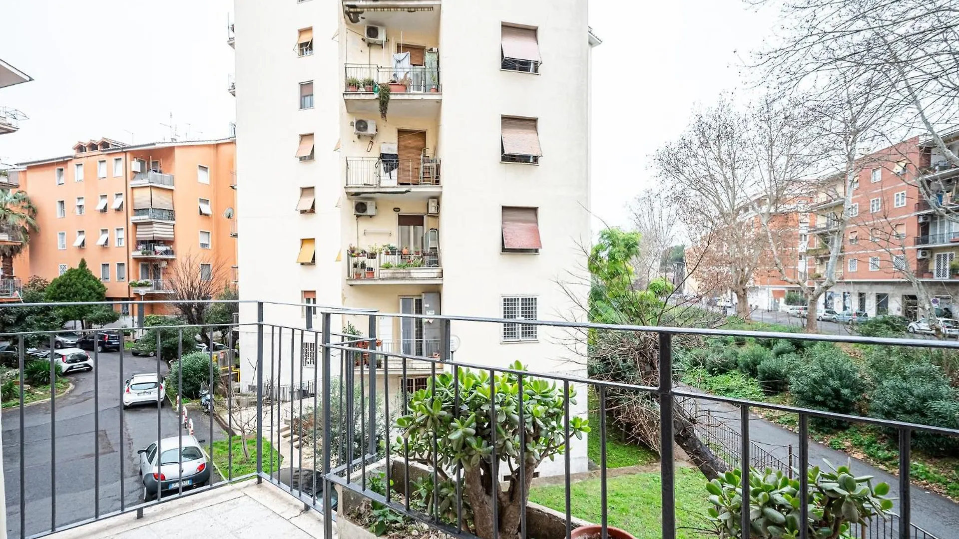 ゲストハウス Marconi Charme Rooms & Suites - 2 Min Metro Marconi - 15 Min Colosseo - A-C & Wifi ローマ イタリア