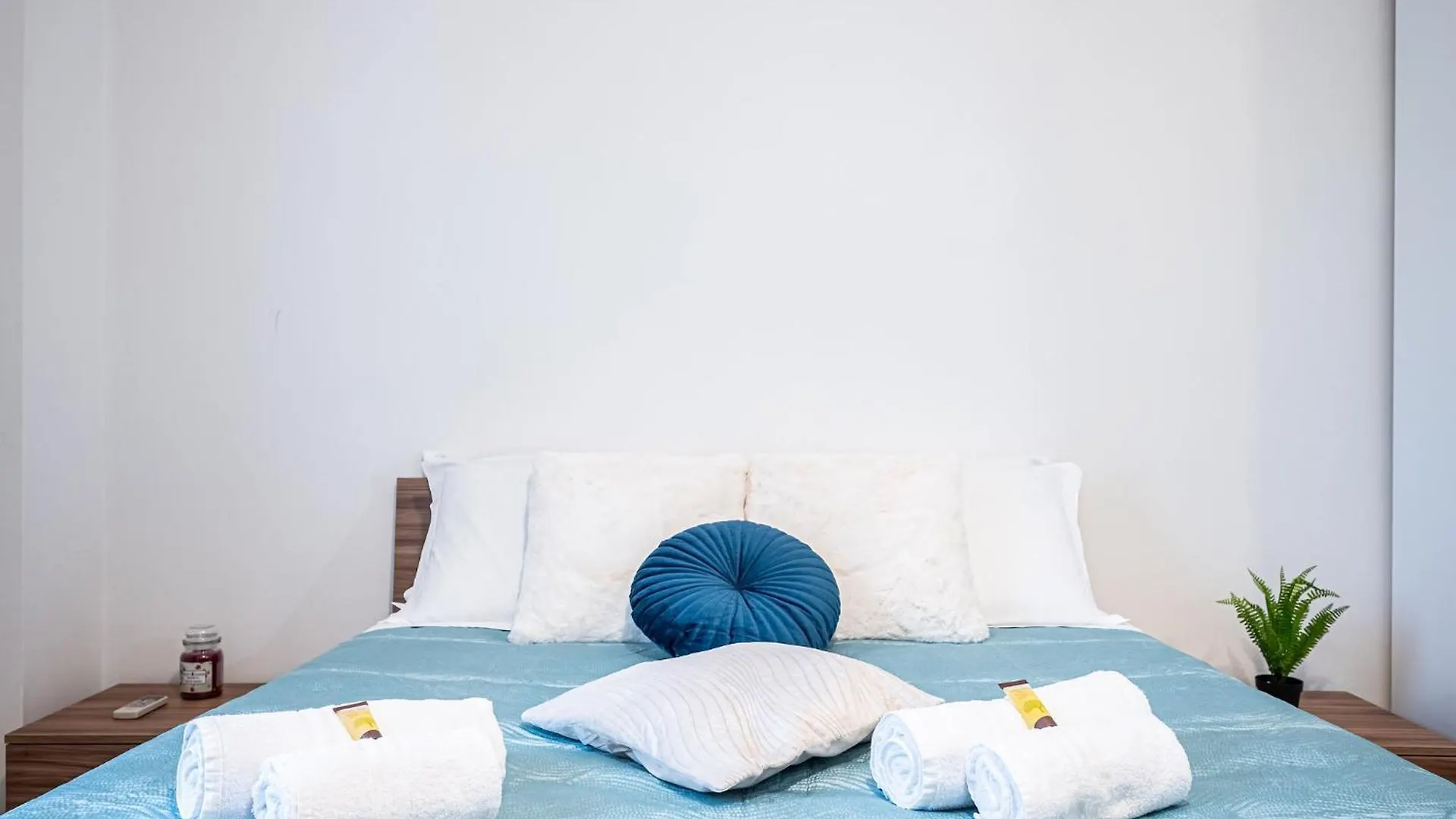 Marconi Charme Rooms & Suites - 2 Min Metro Marconi - 15 Min Colosseo - A-C & Wifi ローマ