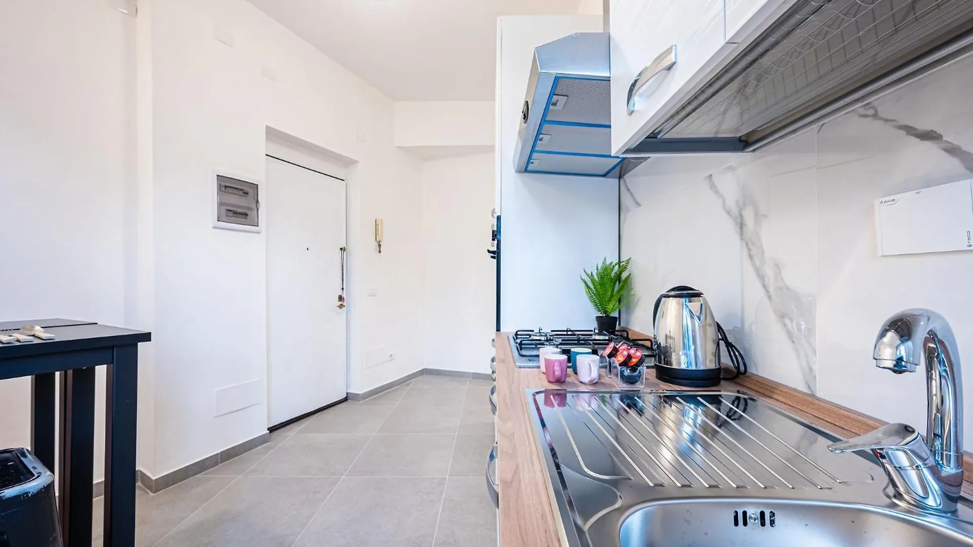 Marconi Charme Rooms & Suites - 2 Min Metro Marconi - 15 Min Colosseo - A-C & Wifi ローマ