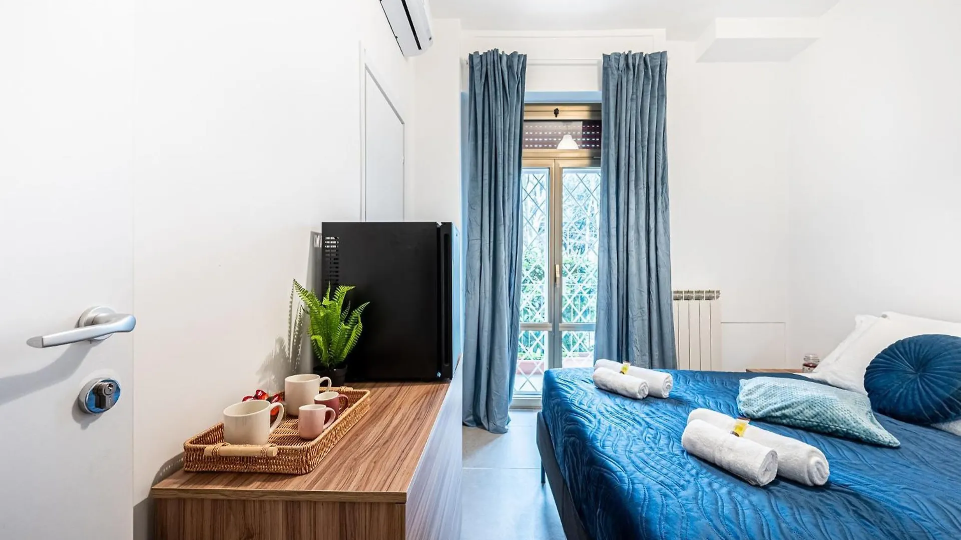 Marconi Charme Rooms & Suites - 2 Min Metro Marconi - 15 Min Colosseo - A-C & Wifi ローマ ゲストハウス