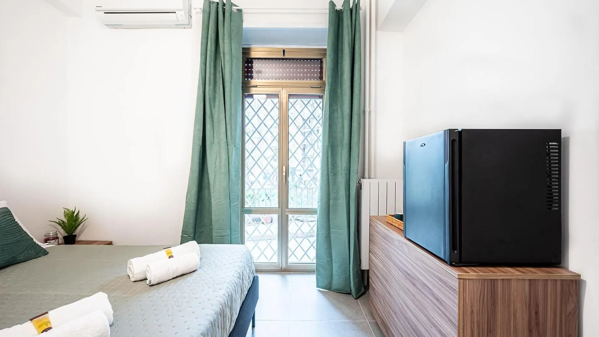 ゲストハウス Marconi Charme Rooms & Suites - 2 Min Metro Marconi - 15 Min Colosseo - A-C & Wifi ローマ イタリア